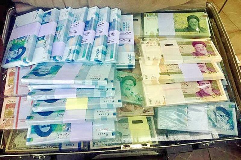 300 هزار ایرانی با درآمد بالای یک میلیارد ، 150 هزار میلیاردر 300 هزار ایرانی با درآمد بالای یک میلیارد ، 150 هزار میلیاردر ایرانی مالیات نمی دهند