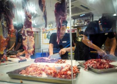 ممنوعیت خوردن گوشت سگ و گربه در یکی از شهرهای چین
