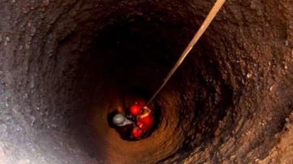 نجات معجزه آسای کودک 9 ساله از چاه 12 متری