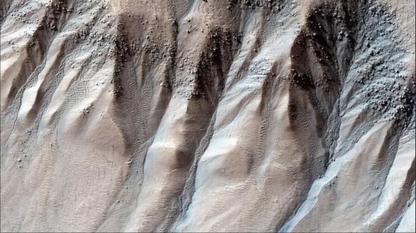 شباهت عجیب یک منطقه از مریخ به کره زمین ، عکس